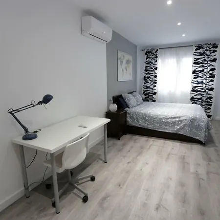 Brand New Charming Next To The River Lägenhet *